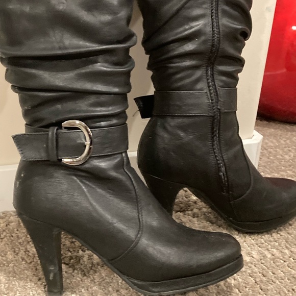 Black boots - Picture 4 of 4